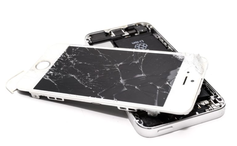 7 Ideas For What To Do With Old Broken Cell Phones!